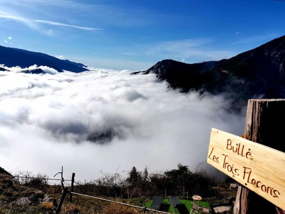 فندق Les 3 Flocons Roure المظهر الخارجي الصورة